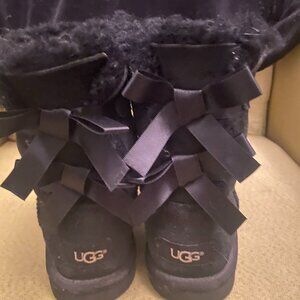 UGG Bailey Bow Boots Black Size 3 Suede